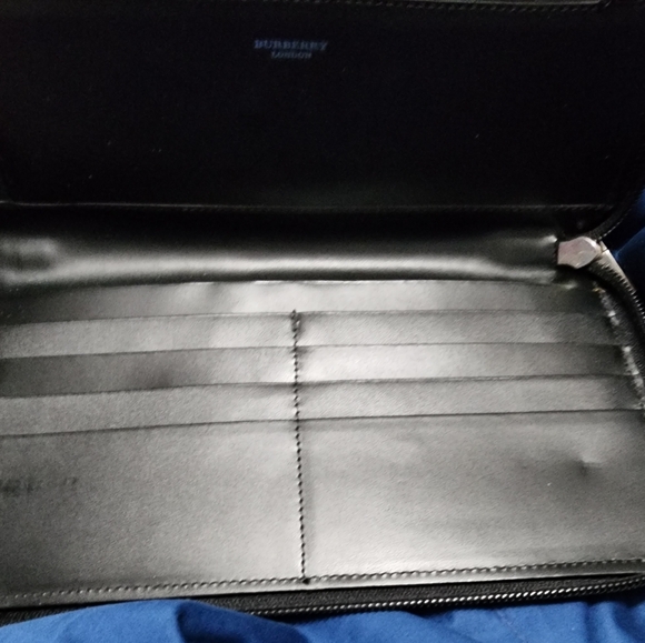 BURBERRY BRAND-NEW GIANT WALLET ORGANIZER comes with dustbag and COA - Picture 5 of 16